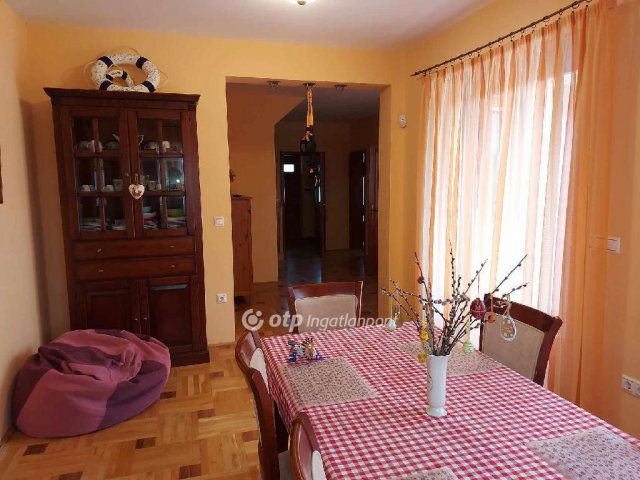 Eladó családi ház, Szajkon 98 M Ft, 2+2 szobás