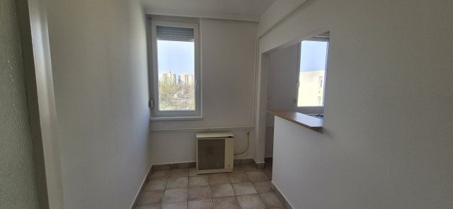 Eladó téglalakás, Debrecenben 61.5 M Ft, 1+1 szobás