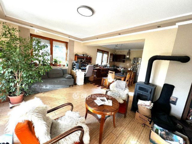 Eladó családi ház, Enesén 109 M Ft, 3+1 szobás