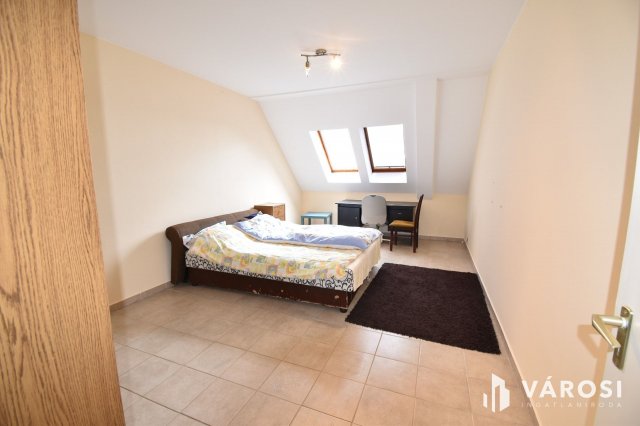 Kiadó téglalakás, albérlet, Szegeden 330 E Ft / hó, 3 szobás