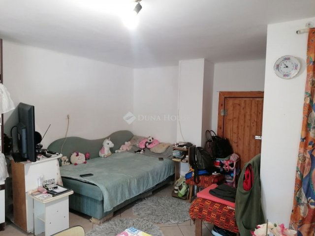 Eladó családi ház, Kökényen 21.5 M Ft, 2 szobás
