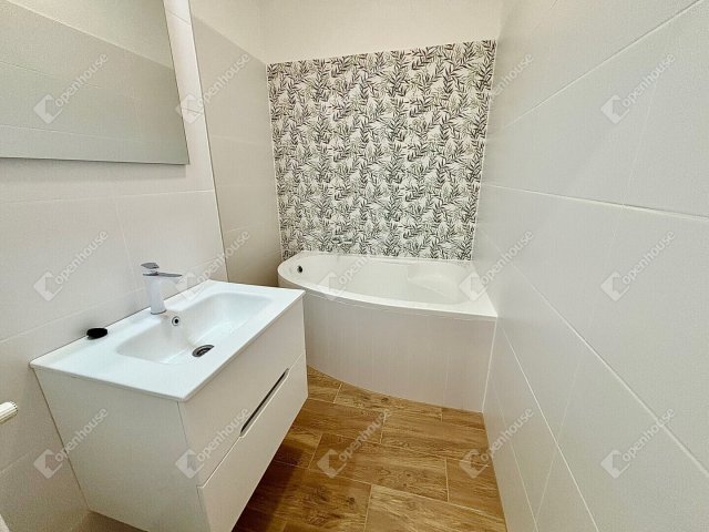 Eladó téglalakás, Tatabányán 48.99 M Ft, 2 szobás