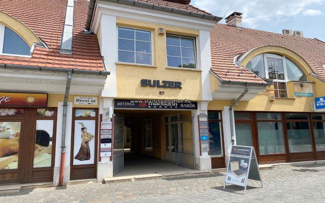 Eladó garázs, Budapesten, III. kerületben, Bécsi úton 13.9 M Ft