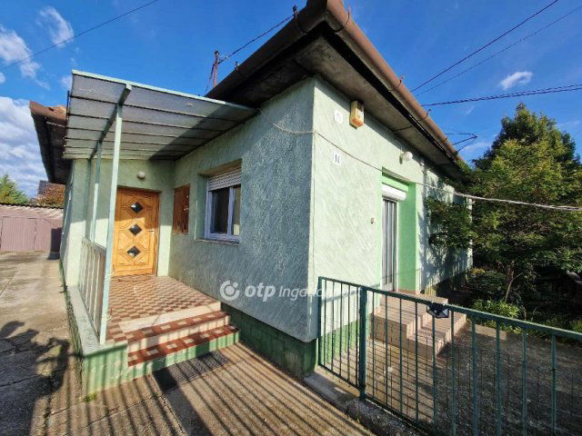 Eladó családi ház, Gyálon 179.9 M Ft, 5+3 szobás