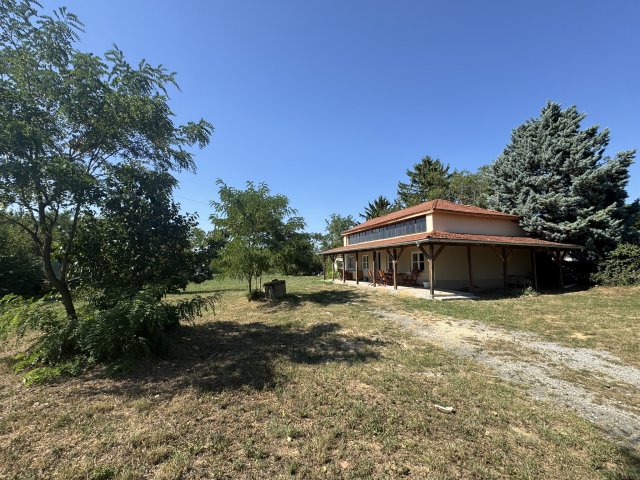 Eladó családi ház, Pécsett, Bogádi úton 52 M Ft, 1 szobás