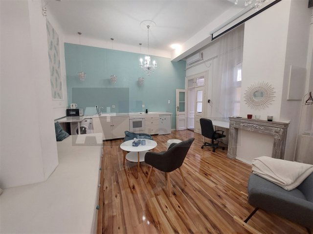 Eladó téglalakás, Szegeden 110 M Ft, 5 szobás