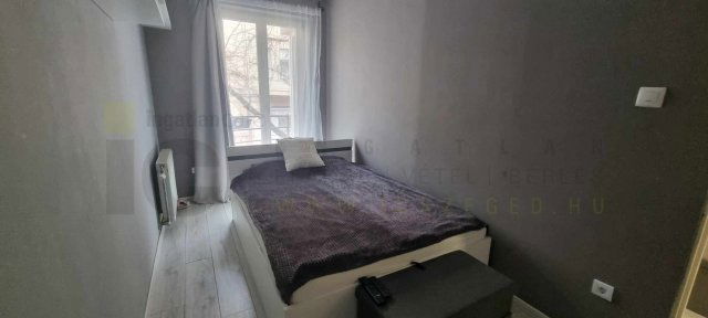Eladó téglalakás, Szegeden 18 M Ft, 1+1 szobás