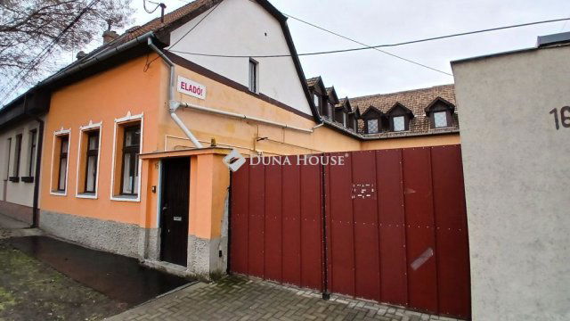 Eladó családi ház, Kecskeméten 94.5 M Ft, 1 szobás