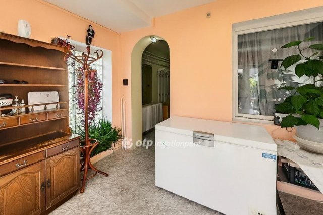 Eladó családi ház, Budapesten, XV. kerületben 104.99 M Ft