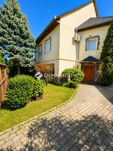 Eladó családi ház, Győrzámolyon 115 M Ft, 6 szobás