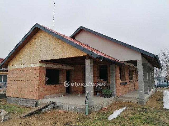 Eladó nyaraló, Cegléden 39.9 M Ft, 1 szobás