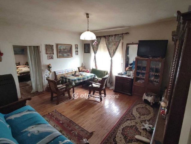Eladó családi ház, Villányban 27 M Ft, 7 szobás
