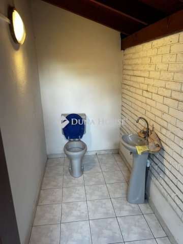 Eladó családi ház, Dunaújvárosban 119.9 M Ft, 7 szobás