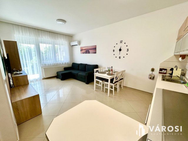 Eladó téglalakás, Siófokon 83.9 M Ft, 2 szobás