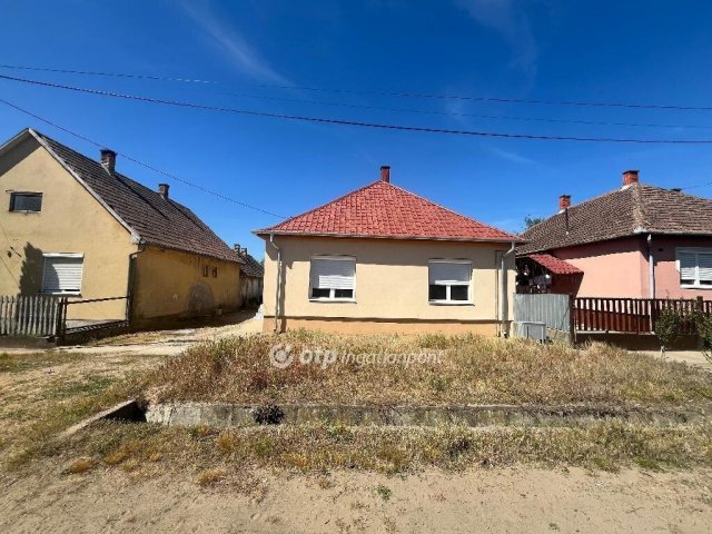 Eladó családi ház, Demecseren 45 M Ft, 3+1 szobás