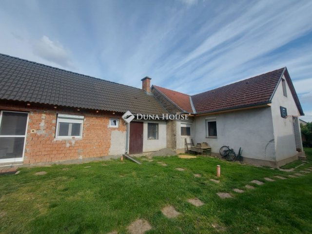 Eladó családi ház, Bólyban 42.9 M Ft, 3 szobás