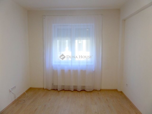 Kiadó téglalakás, albérlet, Nyíregyházán 120 E Ft / hó