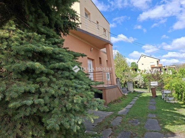 Eladó családi ház, Lábatlanon, Balassi utcában 62 M Ft