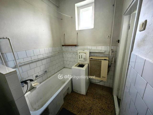 Eladó családi ház, Kisújszálláson 25 M Ft, 2 szobás