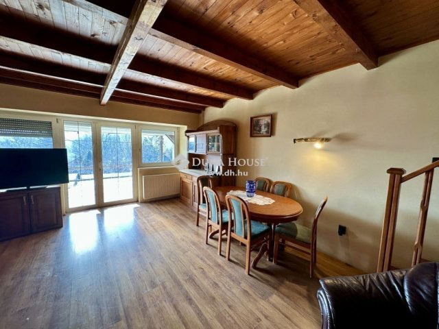 Eladó nyaraló, Nagymaroson 85 M Ft, 4 szobás