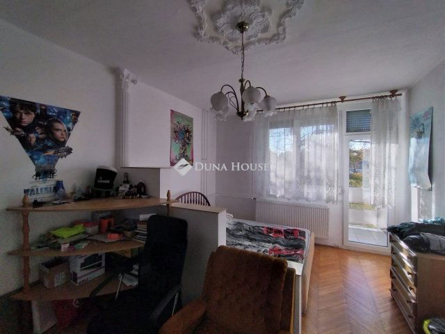 Eladó téglalakás, Szombathelyen 42 M Ft, 2 szobás