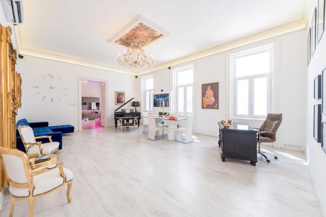 Eladó téglalakás, Budapesten, VI. kerületben, Andrássy úton