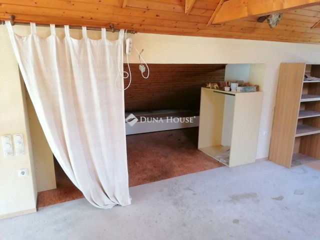 Eladó családi ház, Nyíregyházán 59 M Ft, 9 szobás