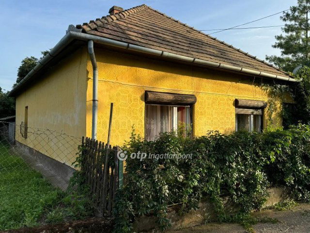 Eladó családi ház, Poroszlón 27 M Ft, 3 szobás