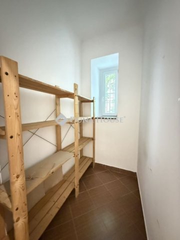 Eladó üzlethelyiség, Budapesten, VI. kerületben 135 M Ft