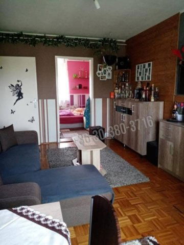 Eladó panellakás, Dunaújvárosban 33.9 M Ft, 1+3 szobás