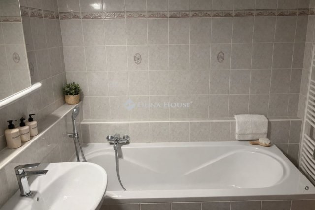 Eladó téglalakás, Budapesten, XVII. kerületben 92 M Ft, 3 szobás