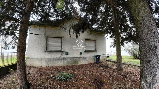 Eladó családi ház, Ózdon, Szentsimoni úton 7.5 M Ft, 2+1 szobás