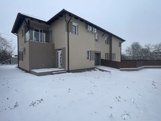 Eladó ikerház, Vecsésen 149.9 M Ft, 5 szobás