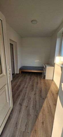 Kiadó családi ház, albérlet, Kisbéren 300 E Ft / hó, 3 szobás