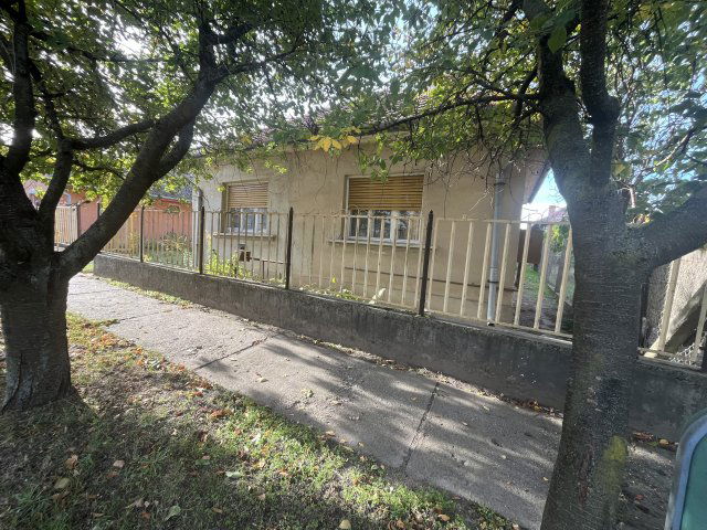 Eladó családi ház, Pilisen 33.9 M Ft, 2 szobás