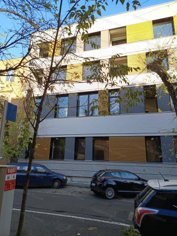 Eladó téglalakás, Szolnokon 103.5 M Ft, 4 szobás