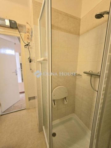 Kiadó téglalakás, albérlet, Pécsett 230 E Ft / hó, 2 szobás