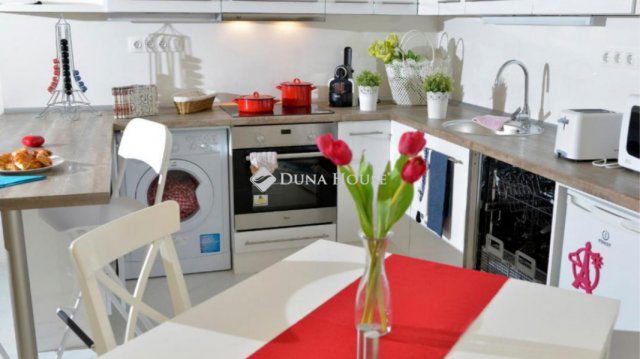 Eladó téglalakás, Budapesten, V. kerületben 189 M Ft, 3 szobás