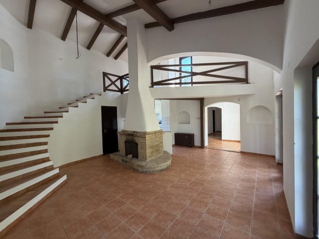 Eladó családi ház, Kisbéren 84.5 M Ft, 5 szobás