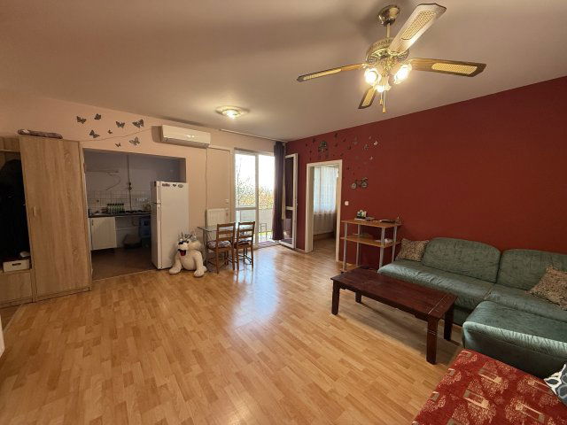 Eladó téglalakás, Veszprémben 75 M Ft, 2+2 szobás