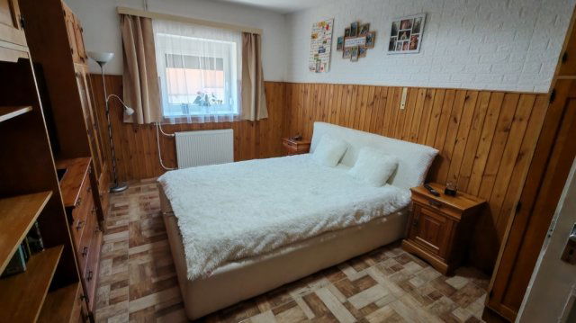 Eladó ikerház, Váradon 29.99 M Ft, 3 szobás