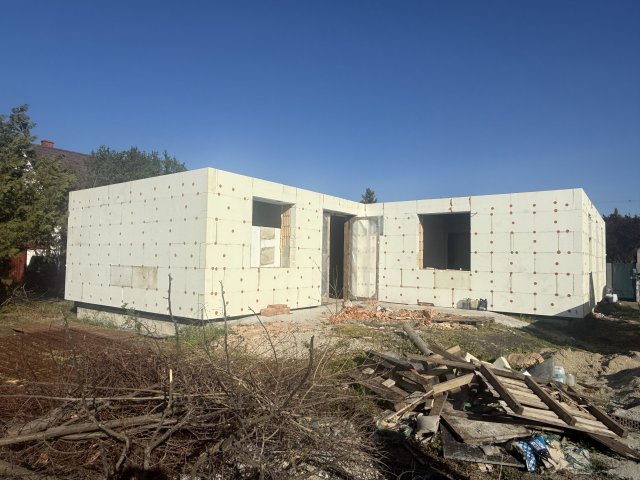 Eladó családi ház, Balatonfőkajáron 134.9 M Ft, 4 szobás