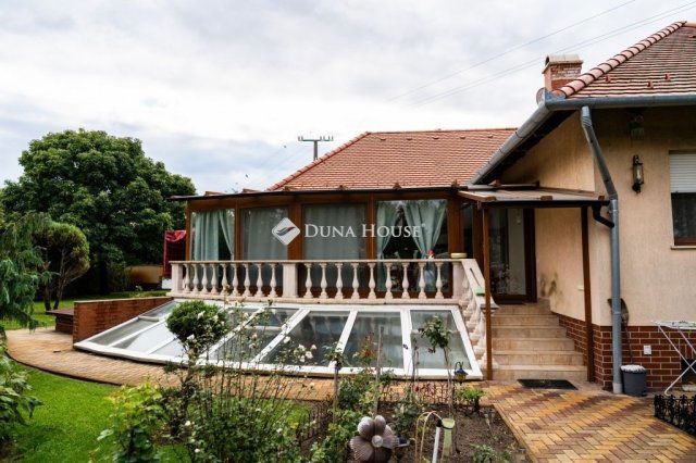 Eladó családi ház, Kecskeméten 269 M Ft, 6 szobás