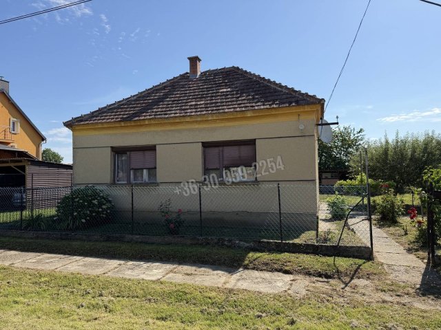 Eladó családi ház, Becsehelyen 16.5 M Ft, 2 szobás