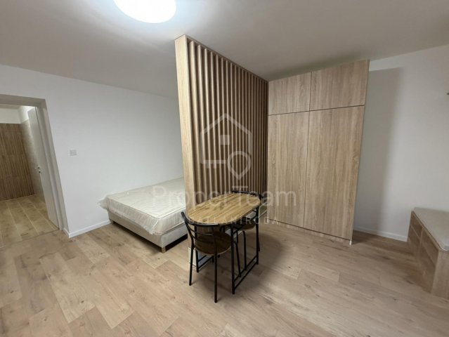 Kiadó téglalakás, albérlet, Tatán 175 E Ft / hó, 1 szobás