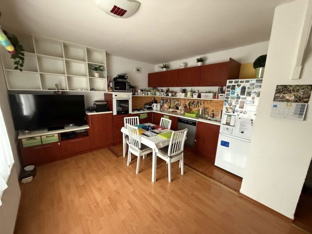 Eladó családi ház, Pakson 61.8 M Ft, 4 szobás