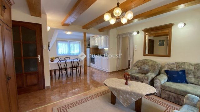 Eladó téglalakás, Székesfehérvárott 69.9 M Ft, 3 szobás