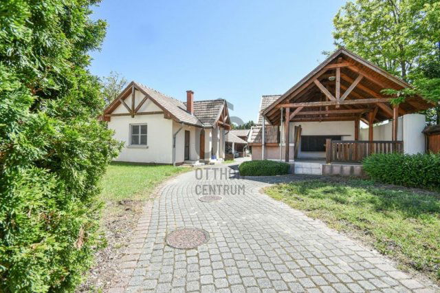 Eladó üzlethelyiség, Nagytarcsán 319.9 M Ft