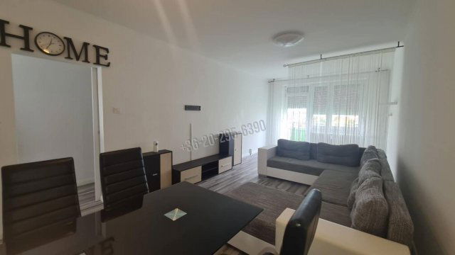 Eladó panellakás, Dunaújvárosban, Derkovits utcában 35.9 M Ft