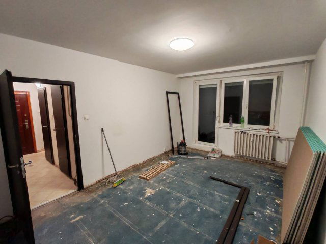 Eladó téglalakás, Tatabányán 36 M Ft, 2 szobás